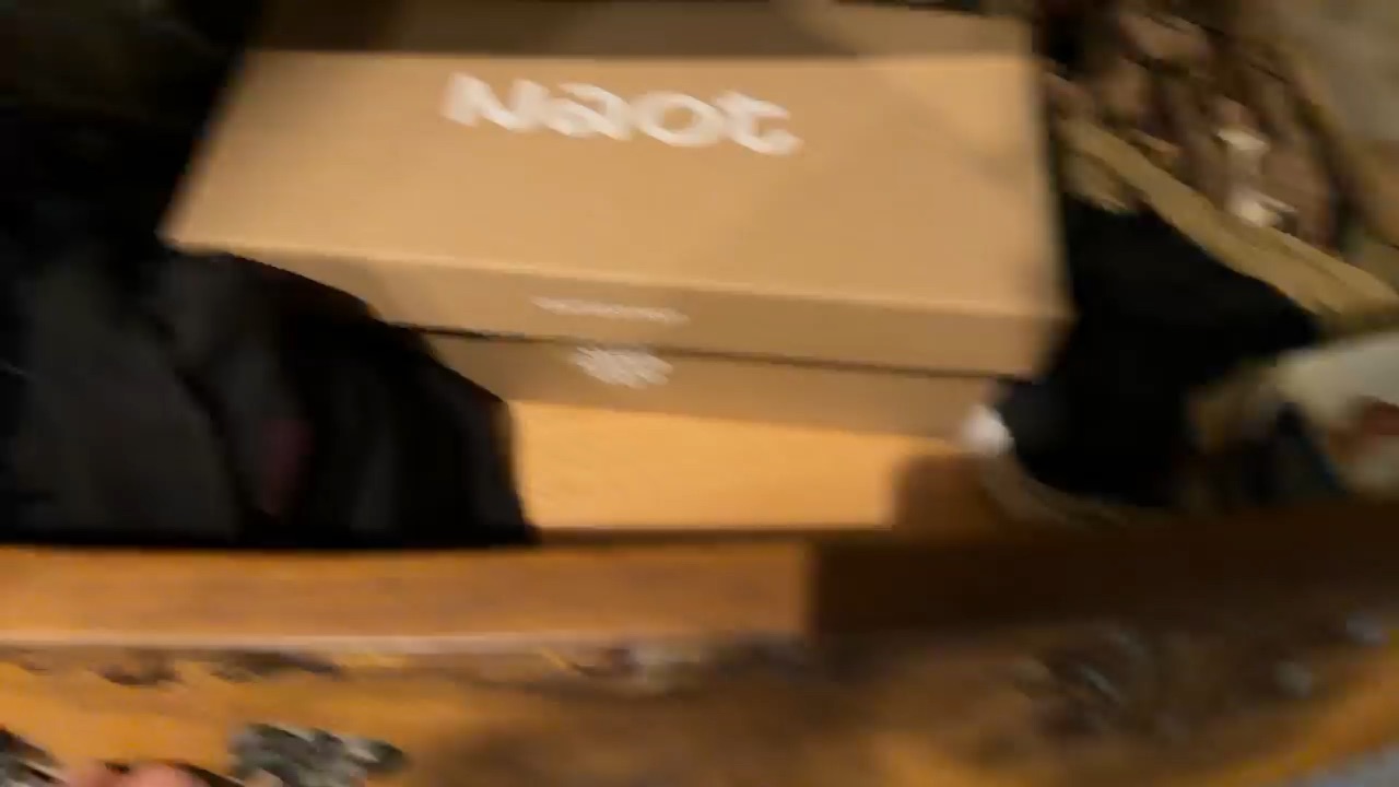 Schnelling Amor Antique Armoire - Spacious & Elegant