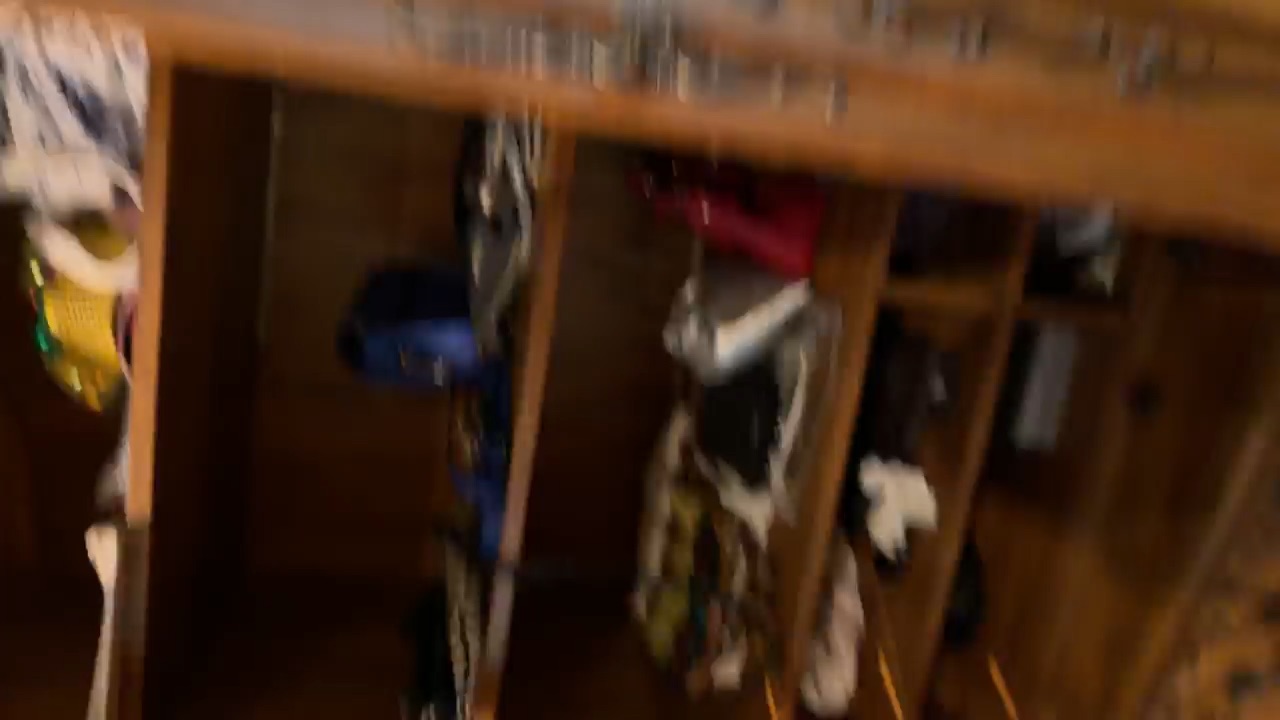 Schnelling Amor Antique Armoire - Spacious & Elegant