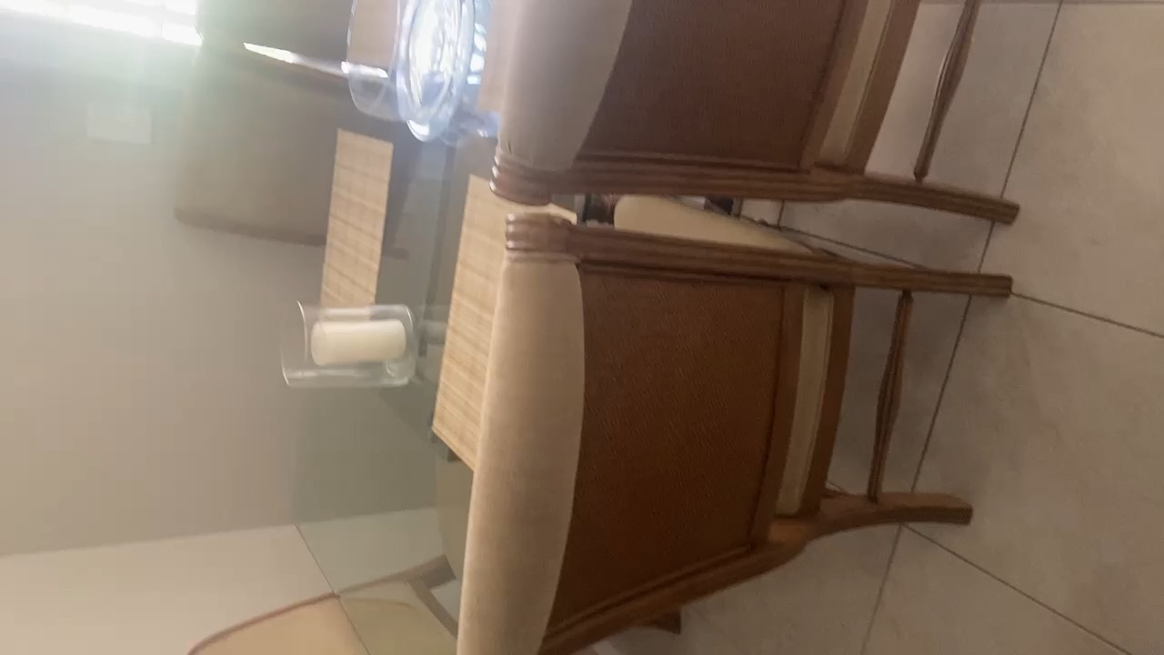 Elegant Glass Dining Table with 6 Chairs